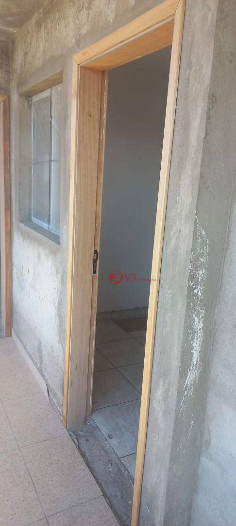 Apartamento à venda com 2 quartos, 40m² - Foto 11