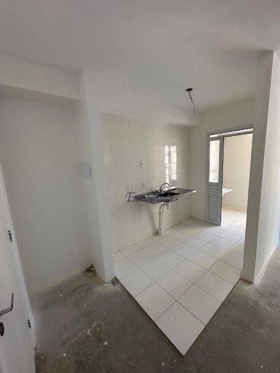 Apartamento à venda com 2 quartos, 42m² - Foto 4