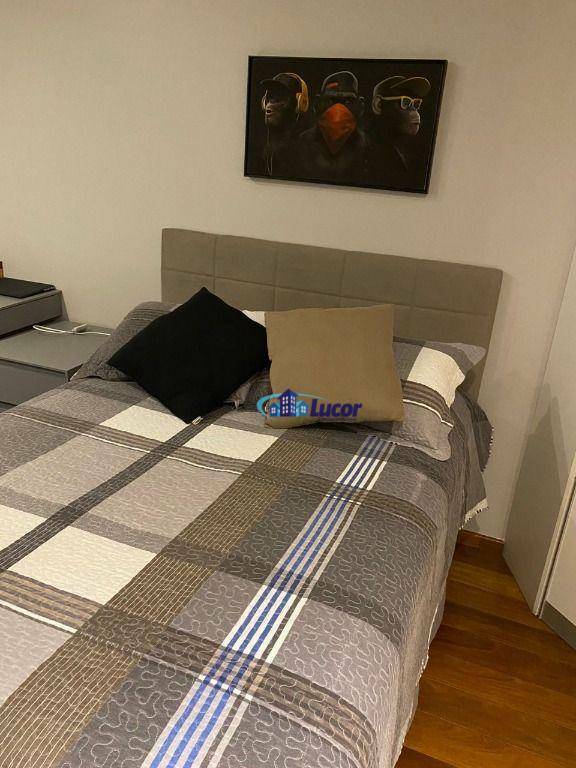 Apartamento para alugar com 4 quartos, 207m² - Foto 4