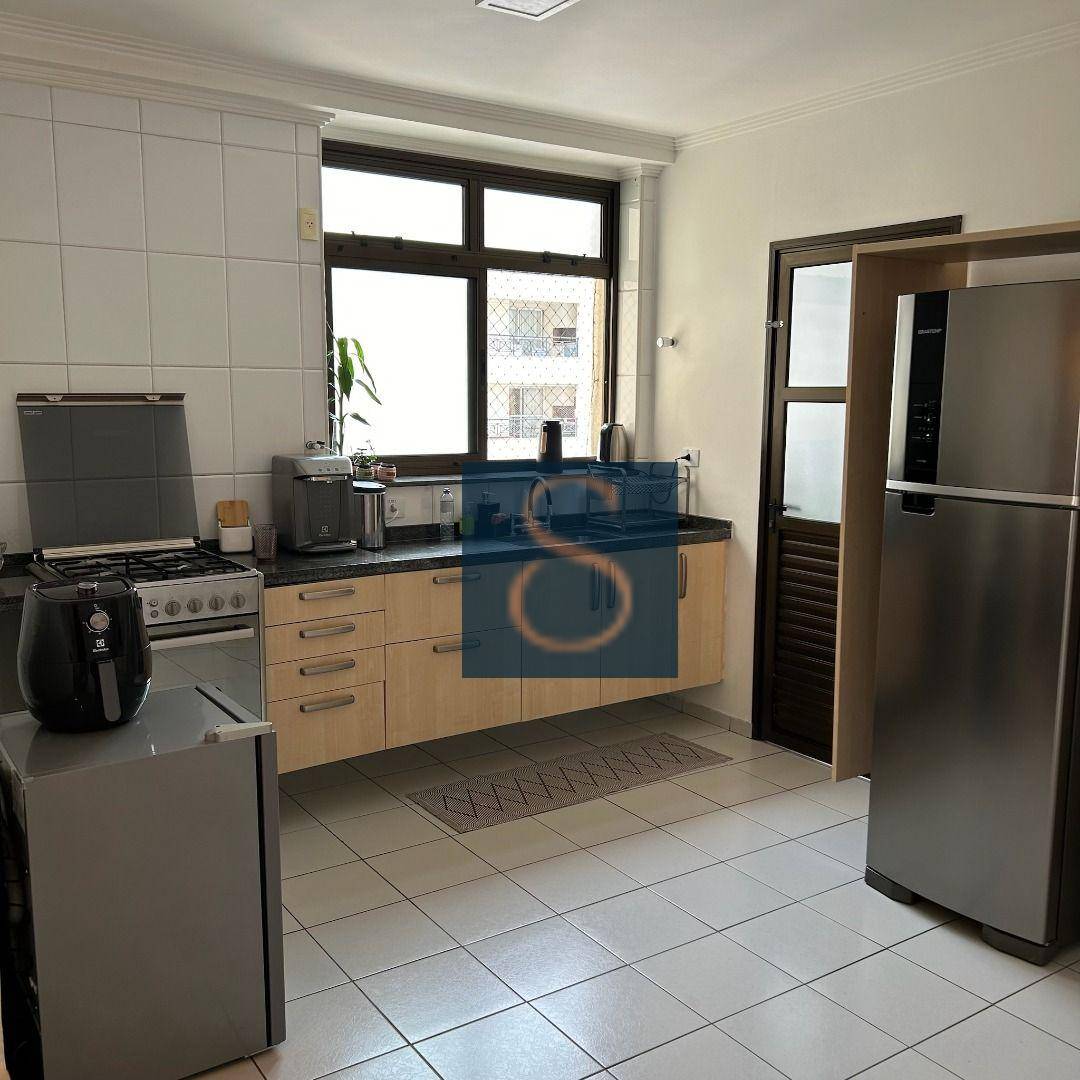 Apartamento à venda com 3 quartos, 144m² - Foto 9