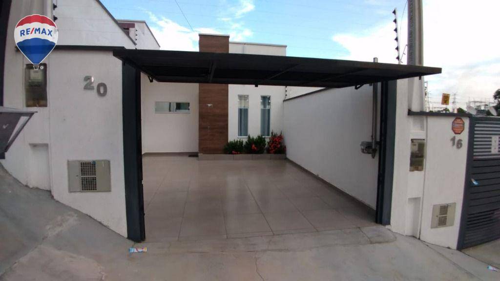 Casa à venda com 2 quartos, 66m² - Foto 3