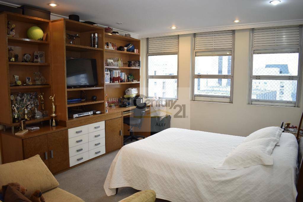 Apartamento à venda com 3 quartos, 271m² - Foto 11