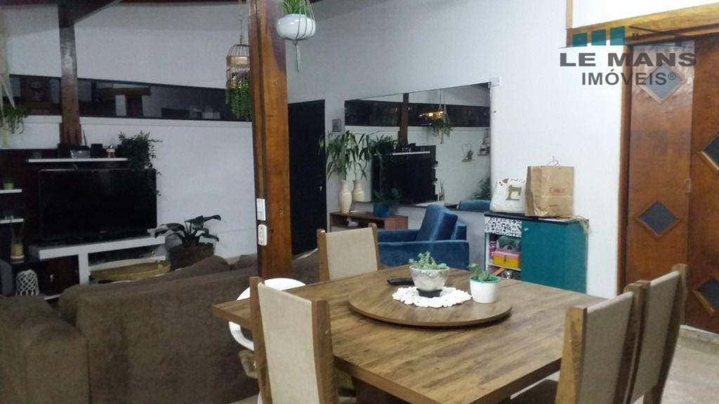 Apartamento à venda com 3 quartos, 134m² - Foto 4