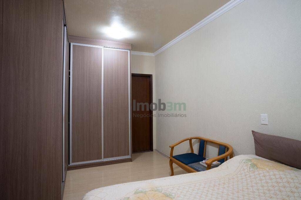 Casa à venda com 3 quartos, 250m² - Foto 5