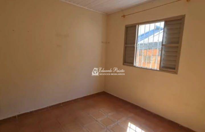 Casa para alugar com 2 quartos, 150m² - Foto 6