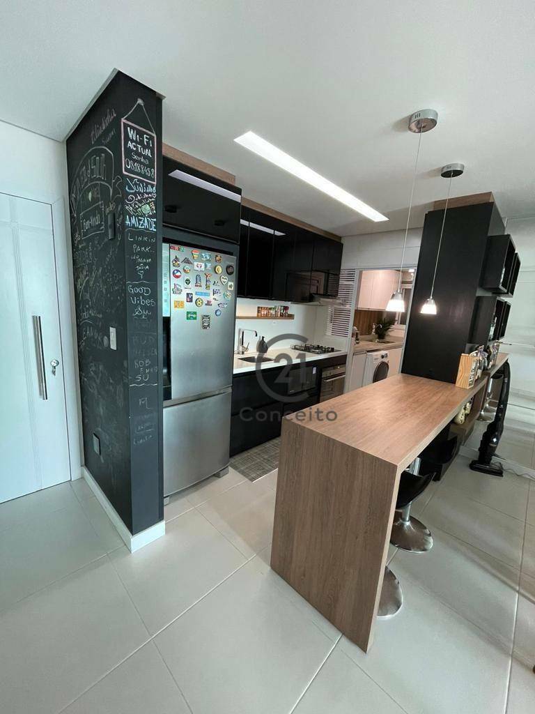 Apartamento à venda com 2 quartos, 77m² - Foto 10