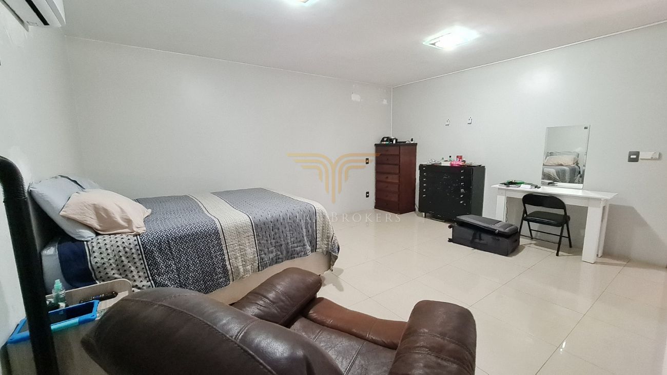 Casa de Condomínio à venda com 4 quartos, 350m² - Foto 14