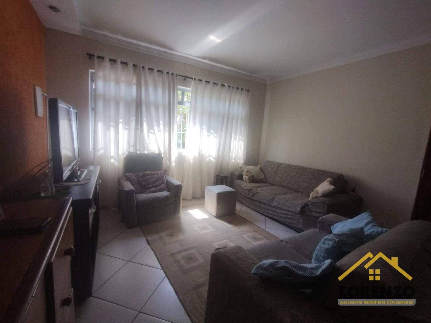 Sobrado à venda com 3 quartos, 323m² - Foto 2