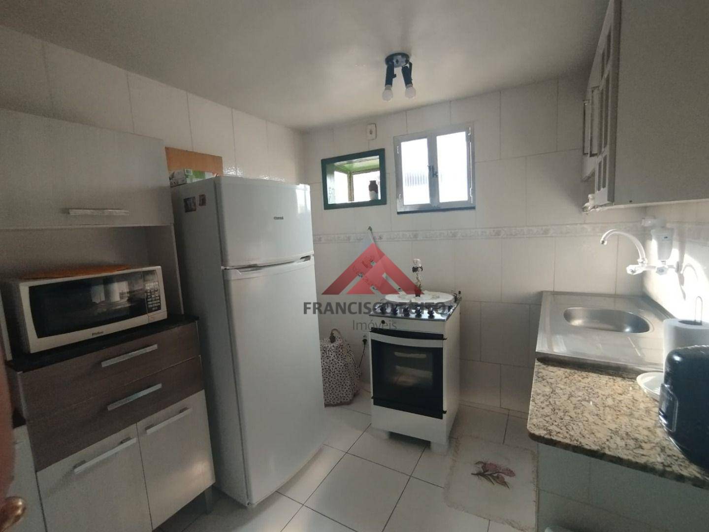 Casa à venda com 4 quartos, 76m² - Foto 13