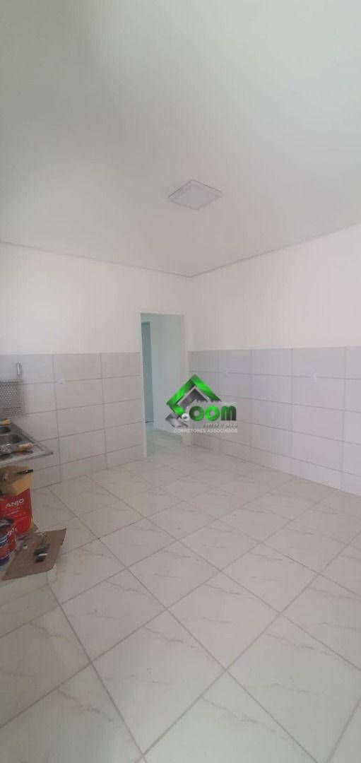 Casa à venda com 3 quartos, 96m² - Foto 2