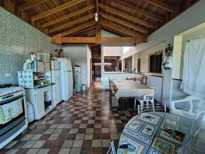 Casa à venda com 6 quartos, 296m² - Foto 20