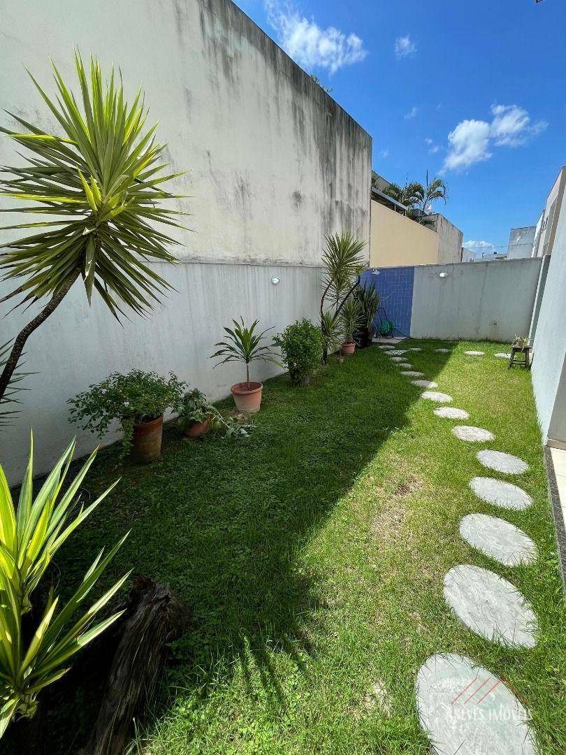 Casa de Condomínio à venda com 3 quartos, 215m² - Foto 8