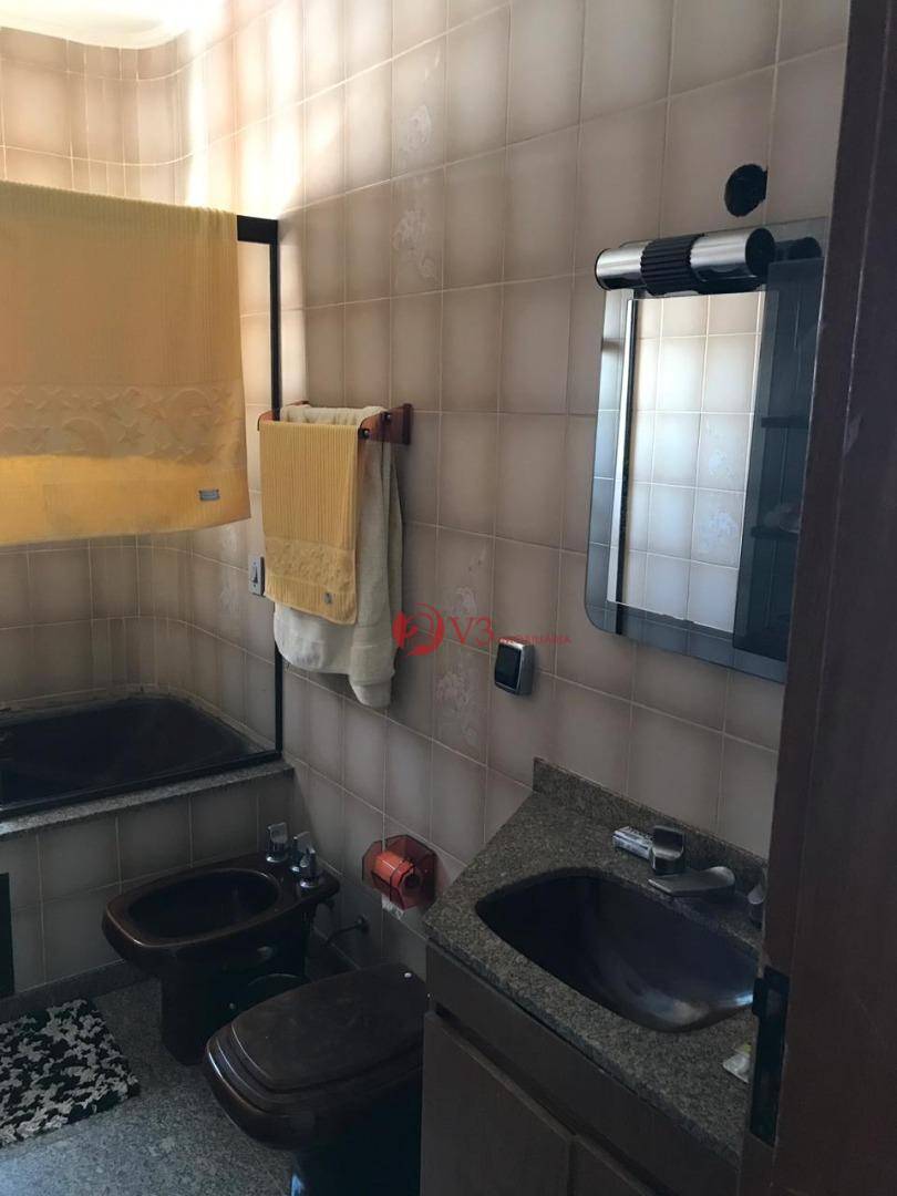 Apartamento à venda com 3 quartos, 256m² - Foto 6