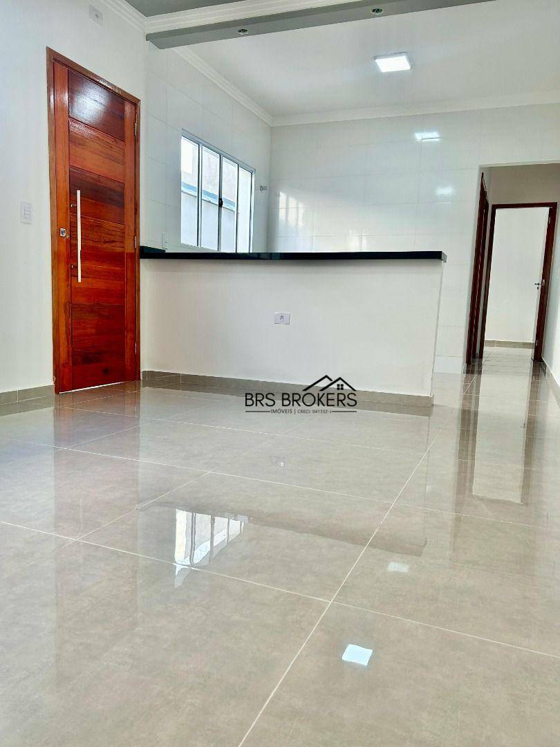 Casa à venda com 3 quartos, 70m² - Foto 2