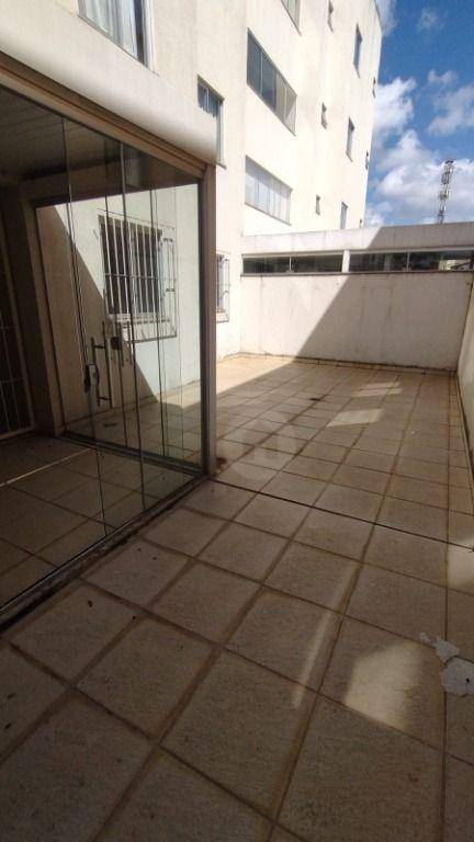 Apartamento à venda com 2 quartos, 105m² - Foto 2