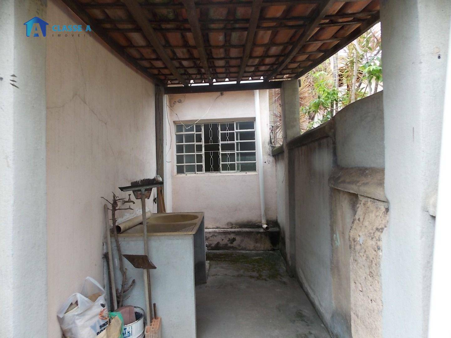 Casa à venda com 4 quartos, 200m² - Foto 22