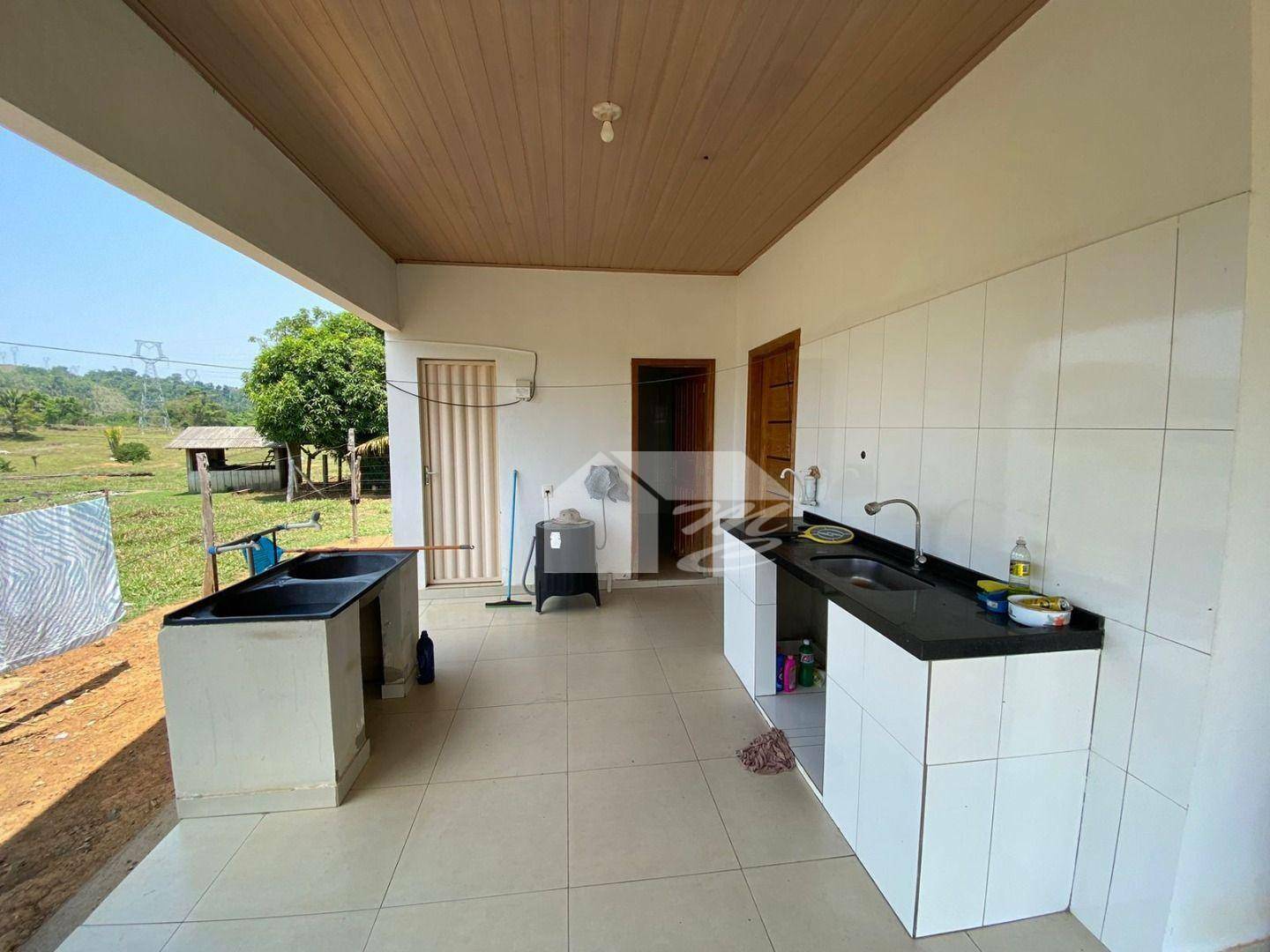 Fazenda à venda com 3 quartos, 2420000M2 - Foto 18