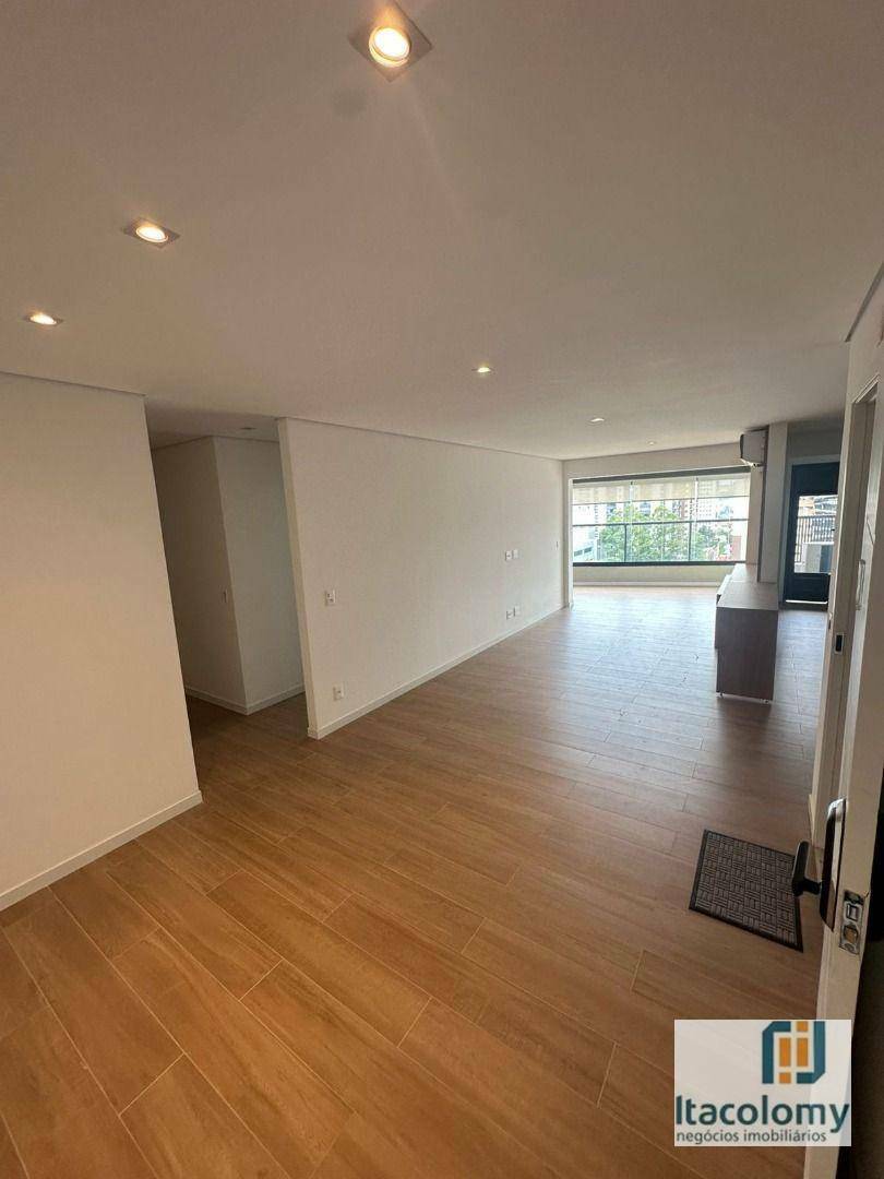 Apartamento para alugar com 3 quartos, 124m² - Foto 3