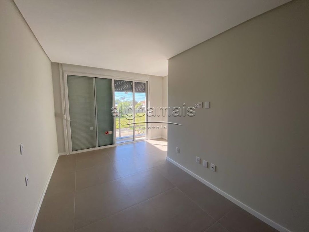 Casa à venda com 5 quartos, 100m² - Foto 17