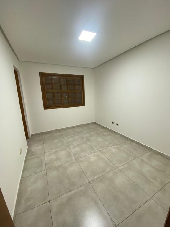 Casa de Condomínio à venda com 4 quartos, 225m² - Foto 8