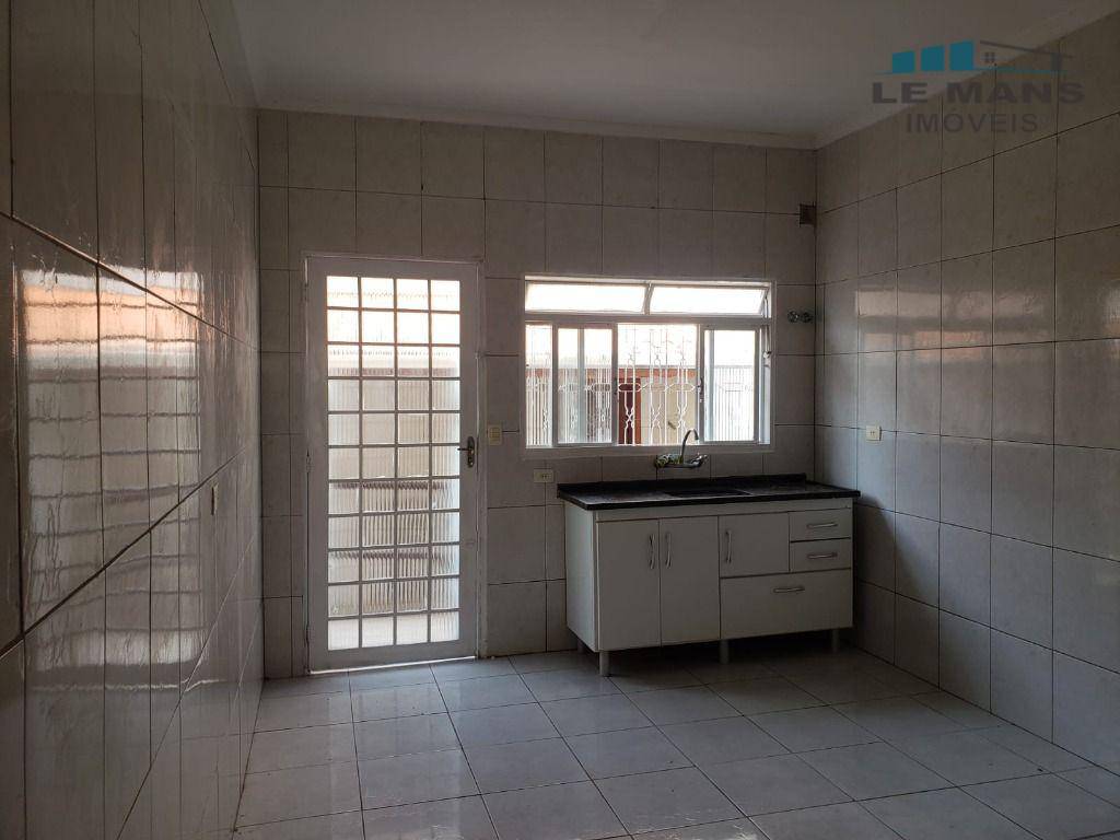 Casa à venda com 2 quartos, 94m² - Foto 9