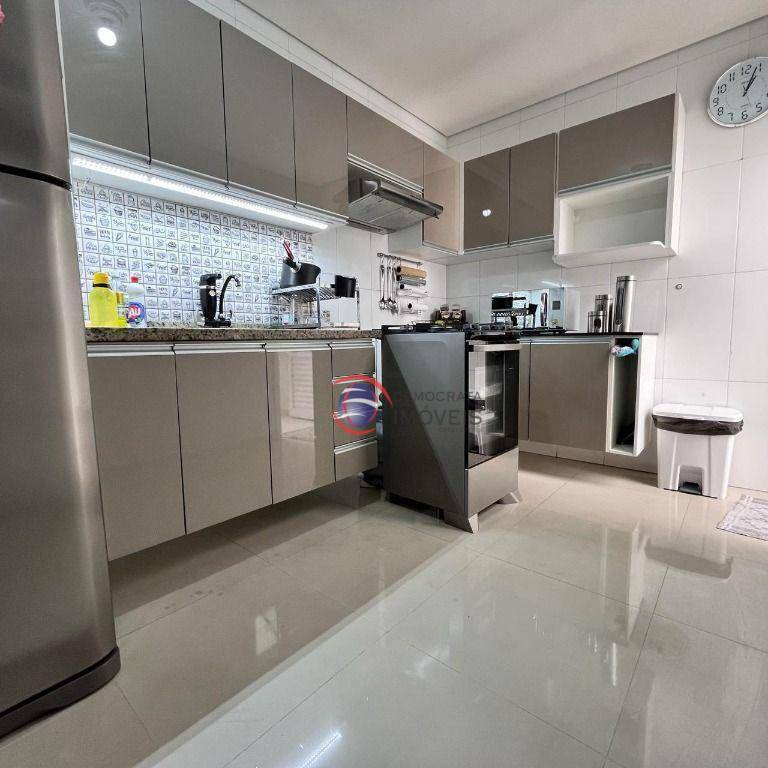 Apartamento à venda com 3 quartos, 85m² - Foto 16