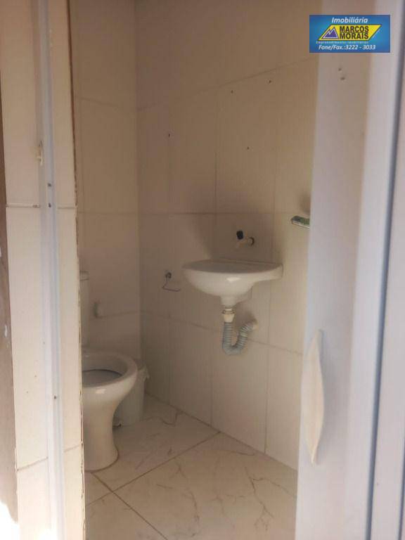 Casa à venda com 2 quartos, 180m² - Foto 12