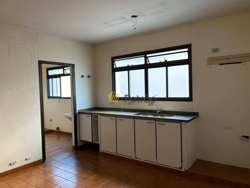 Apartamento à venda com 3 quartos, 147m² - Foto 25