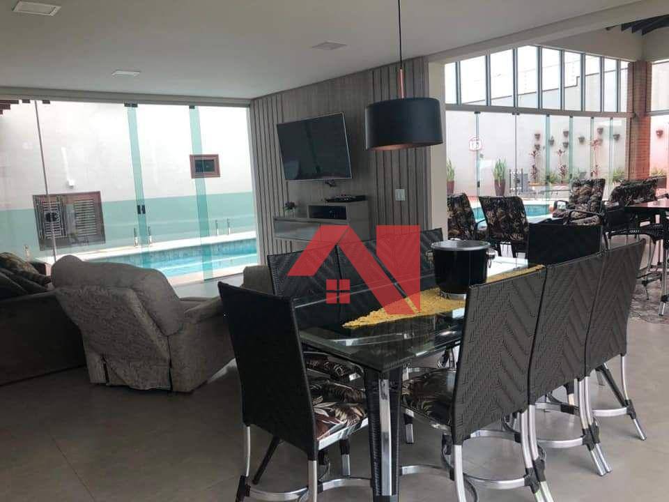 Casa à venda com 6 quartos, 700m² - Foto 4