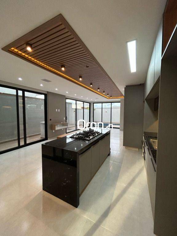 Casa de Condomínio à venda com 4 quartos, 210m² - Foto 3