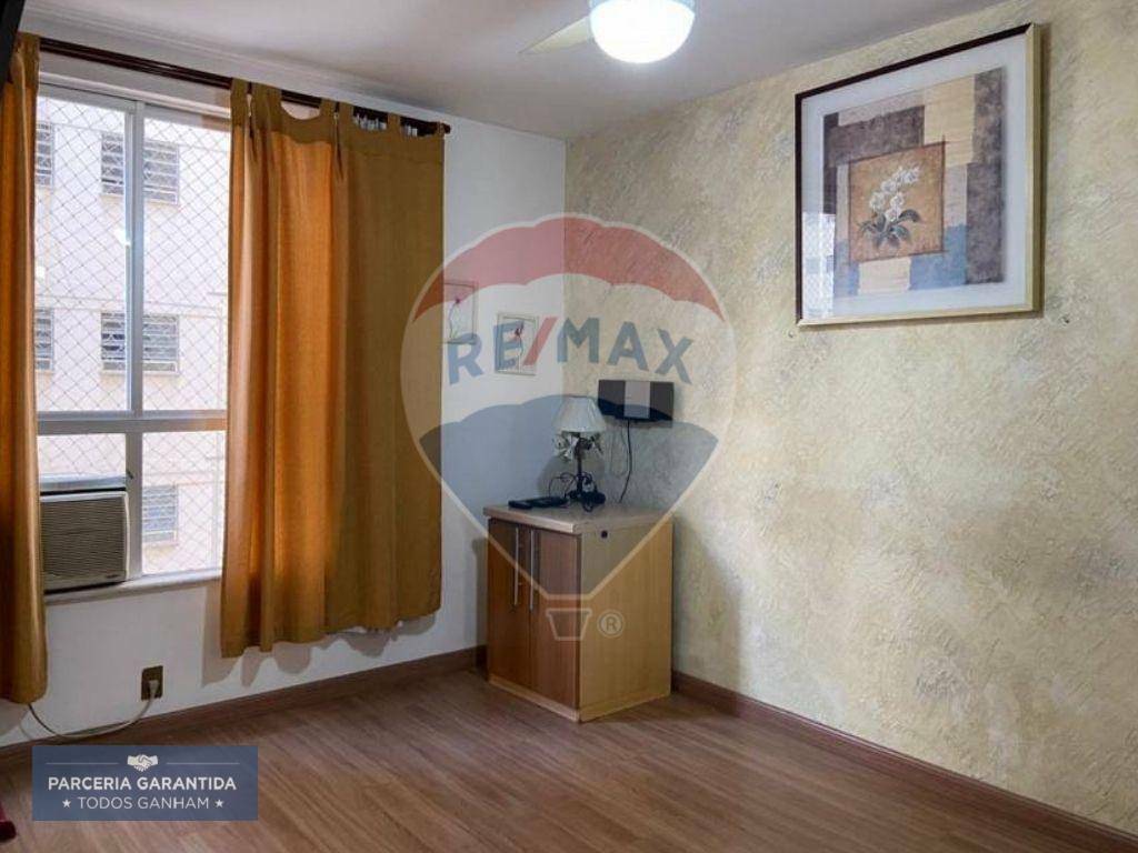 Apartamento à venda com 2 quartos, 75m² - Foto 13