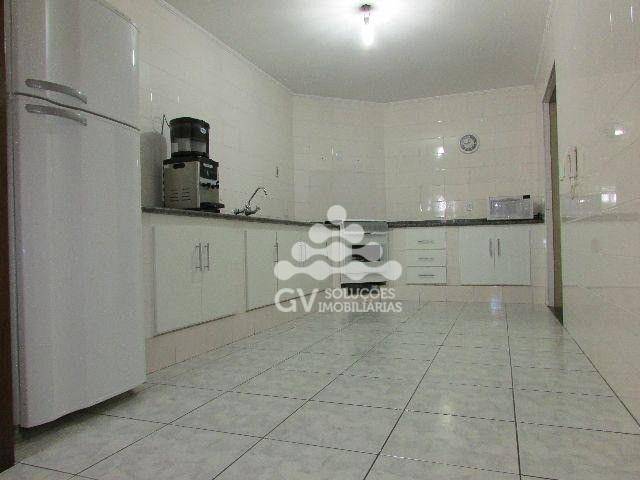 Casa à venda com 3 quartos, 200m² - Foto 6