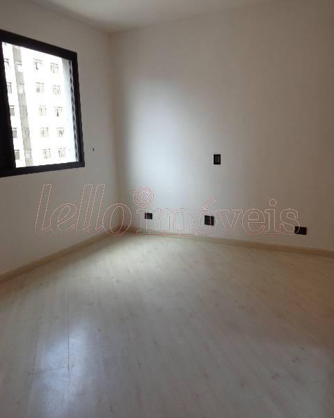 Apartamento à venda com 3 quartos, 240m² - Foto 7