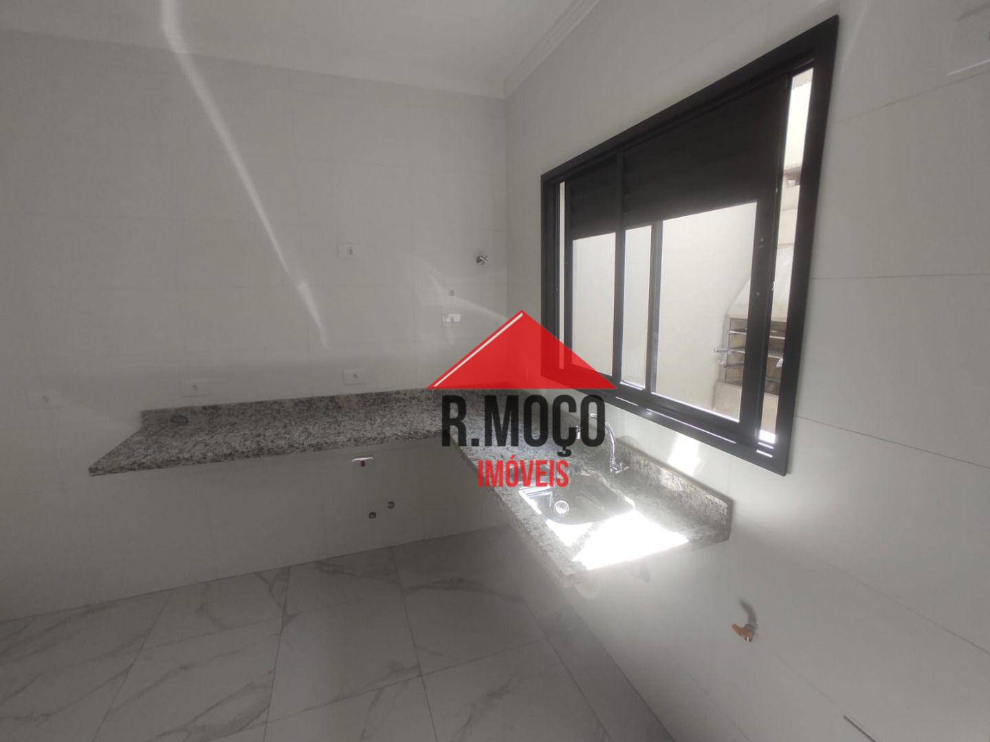 Sobrado à venda com 3 quartos, 111m² - Foto 4