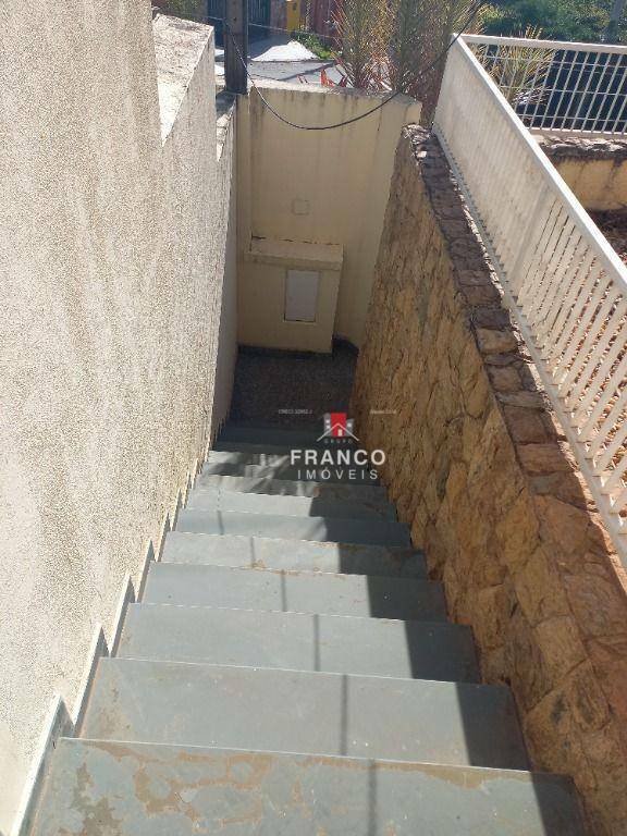 Casa de Condomínio à venda com 3 quartos, 200m² - Foto 29