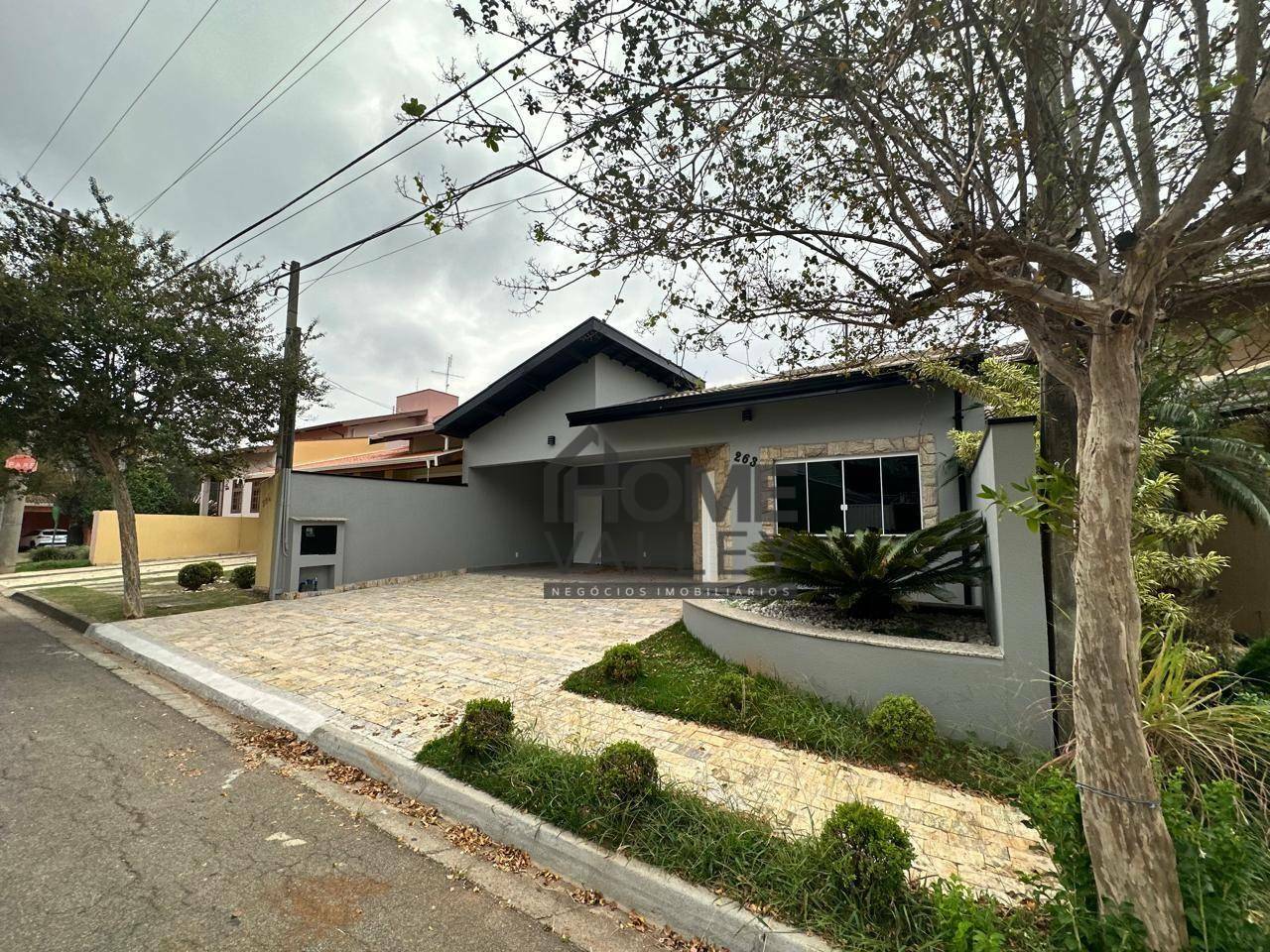 Casa de Condomínio à venda com 4 quartos, 312m² - Foto 2