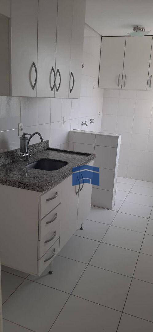 Apartamento à venda com 2 quartos, 67m² - Foto 3