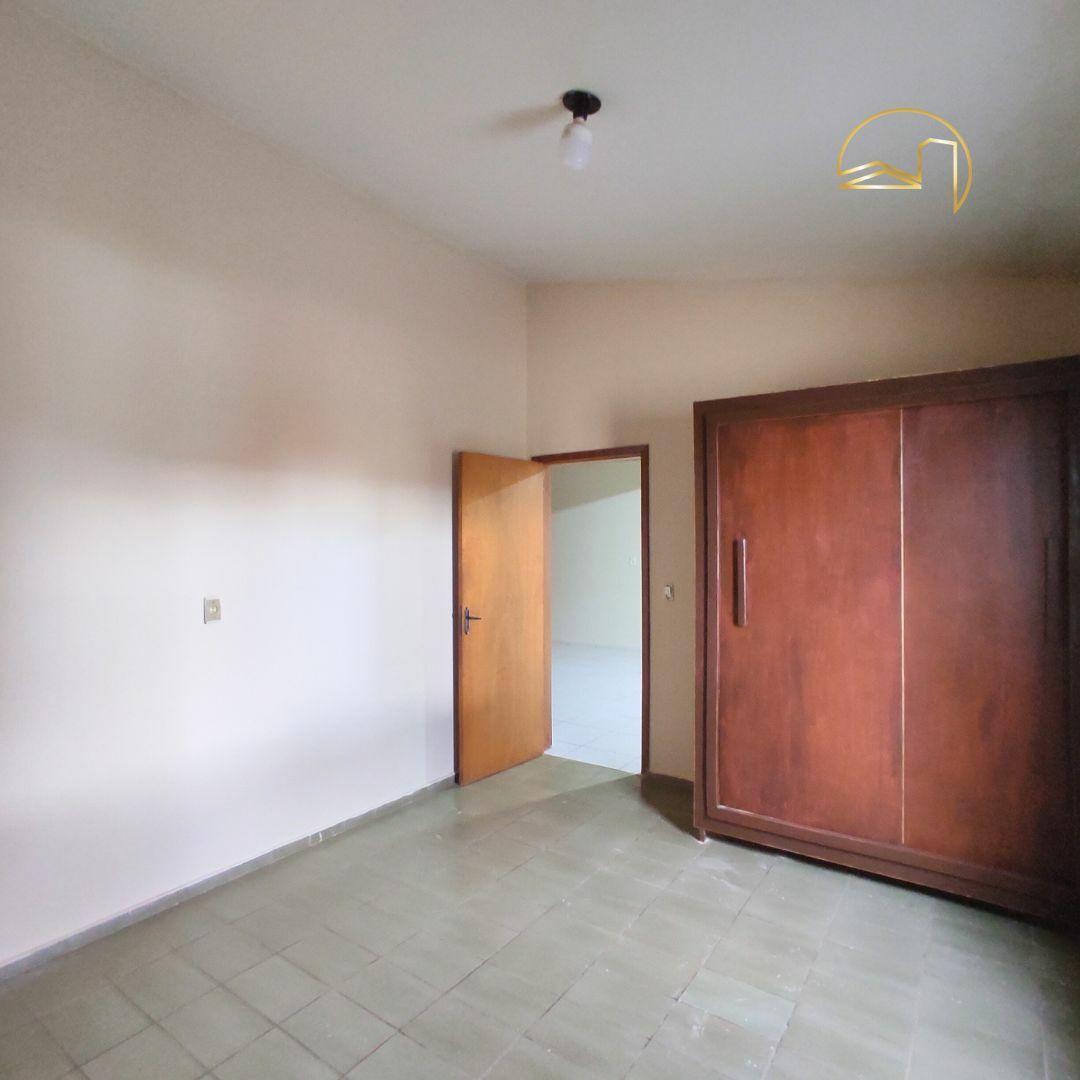 Casa para alugar com 3 quartos, 126m² - Foto 11
