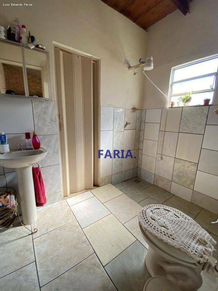 Casa à venda com 2 quartos, 69m² - Foto 5