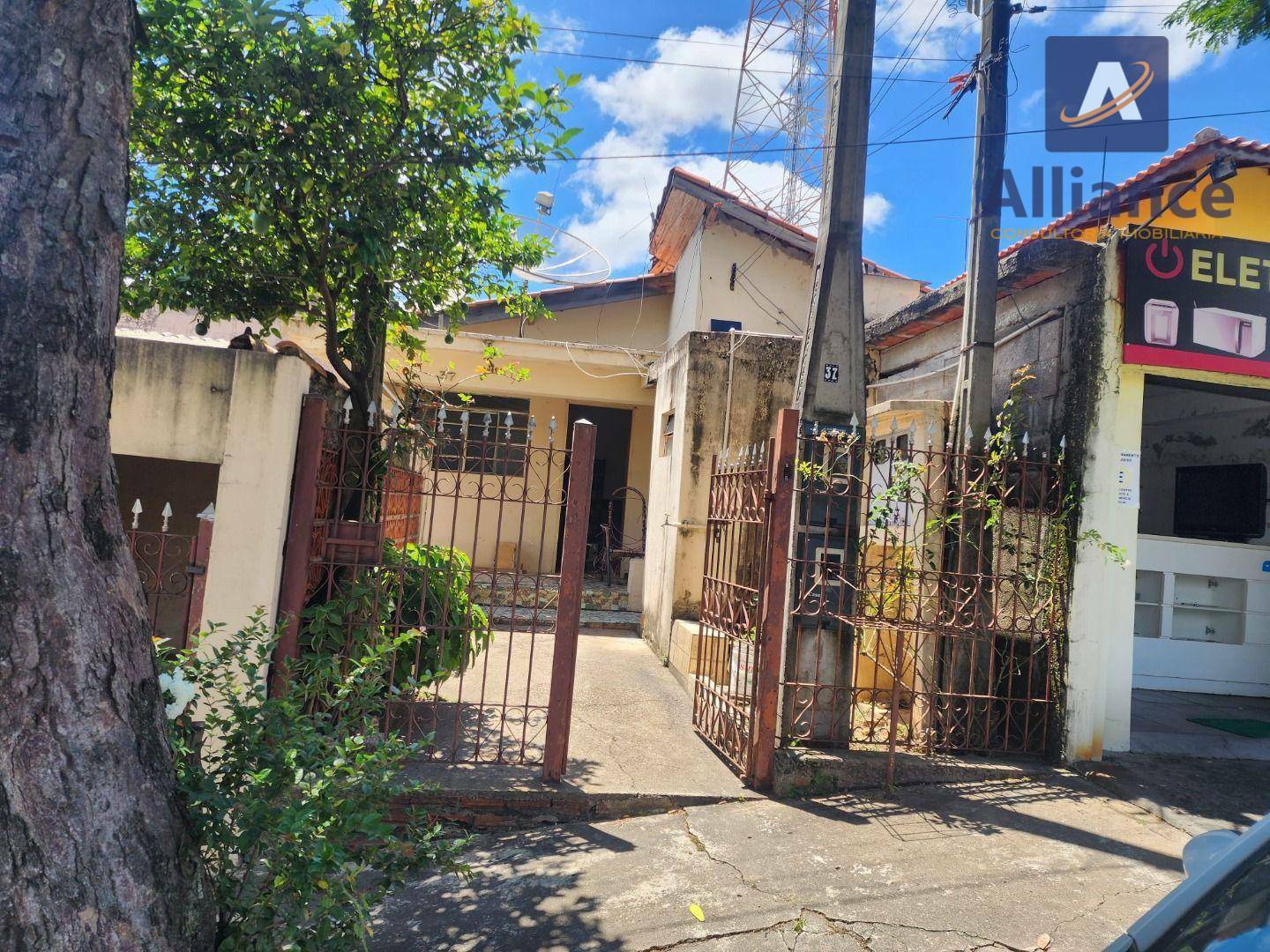 Casa à venda com 2 quartos, 133m² - Foto 1