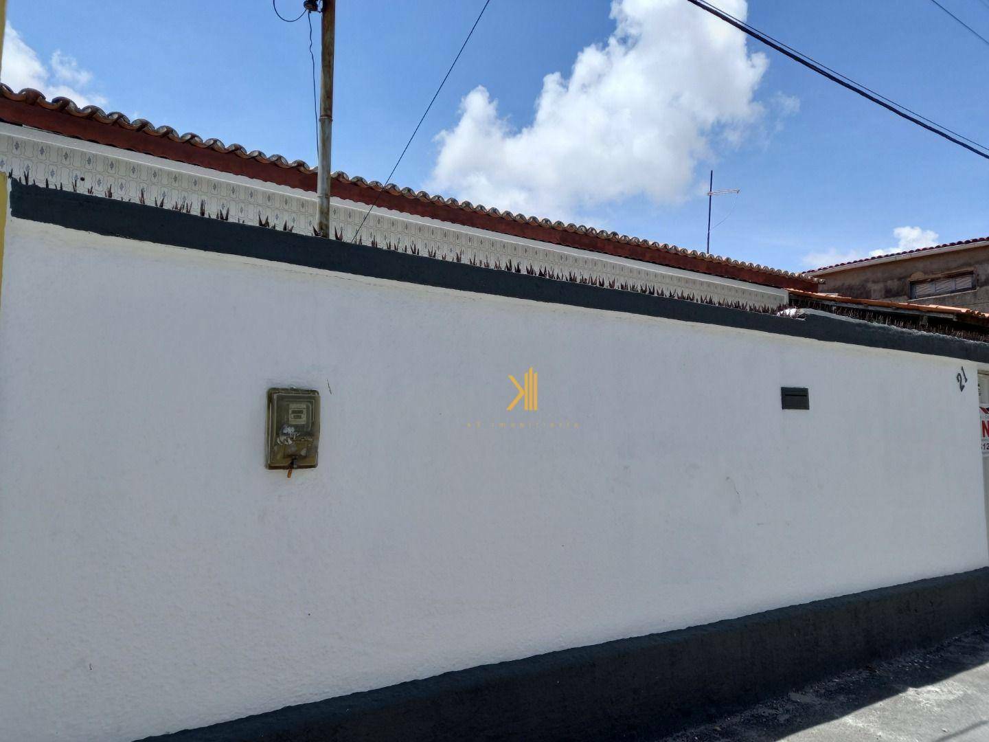 Casa à venda com 2 quartos, 170m² - Foto 2