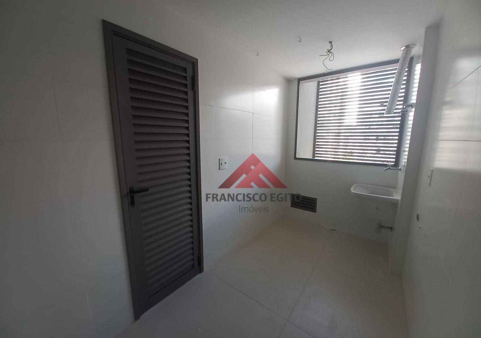 Apartamento à venda com 3 quartos, 107m² - Foto 11