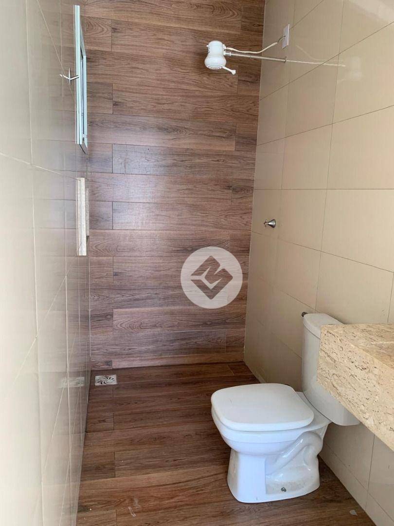 Casa para alugar com 3 quartos, 180m² - Foto 2