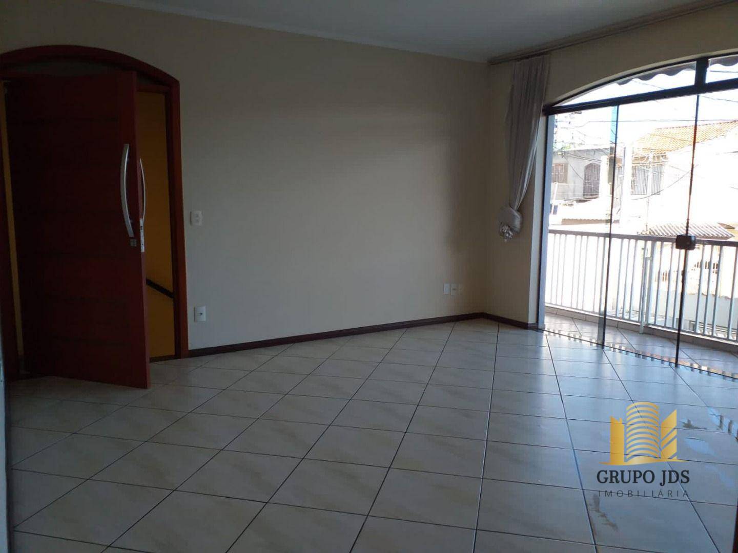 Casa à venda com 3 quartos, 250m² - Foto 11