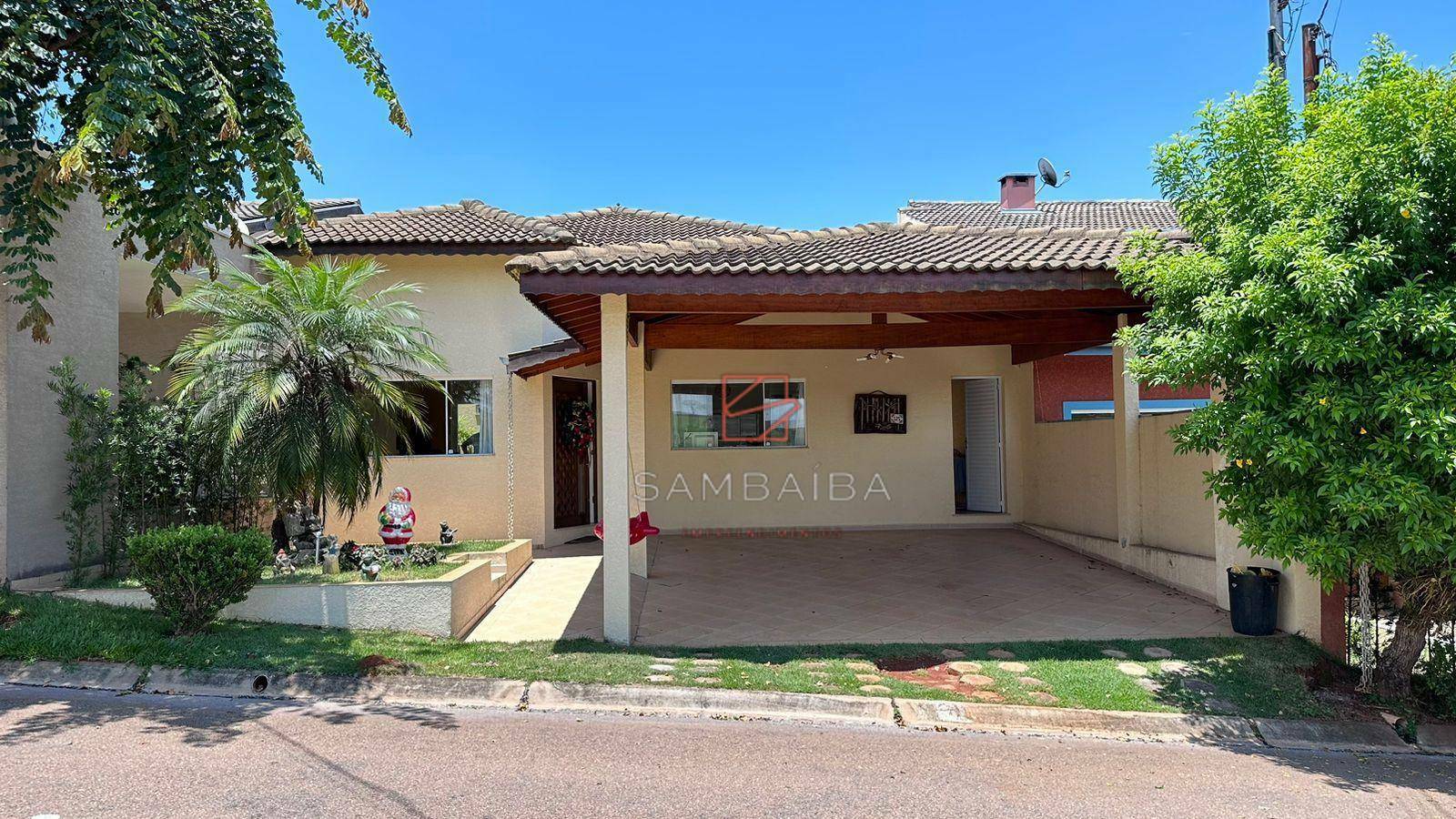 Casa de Condomínio à venda com 3 quartos, 215m² - Foto 2