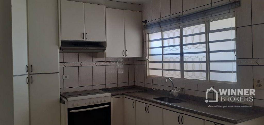 Casa à venda com 5 quartos, 220m² - Foto 9