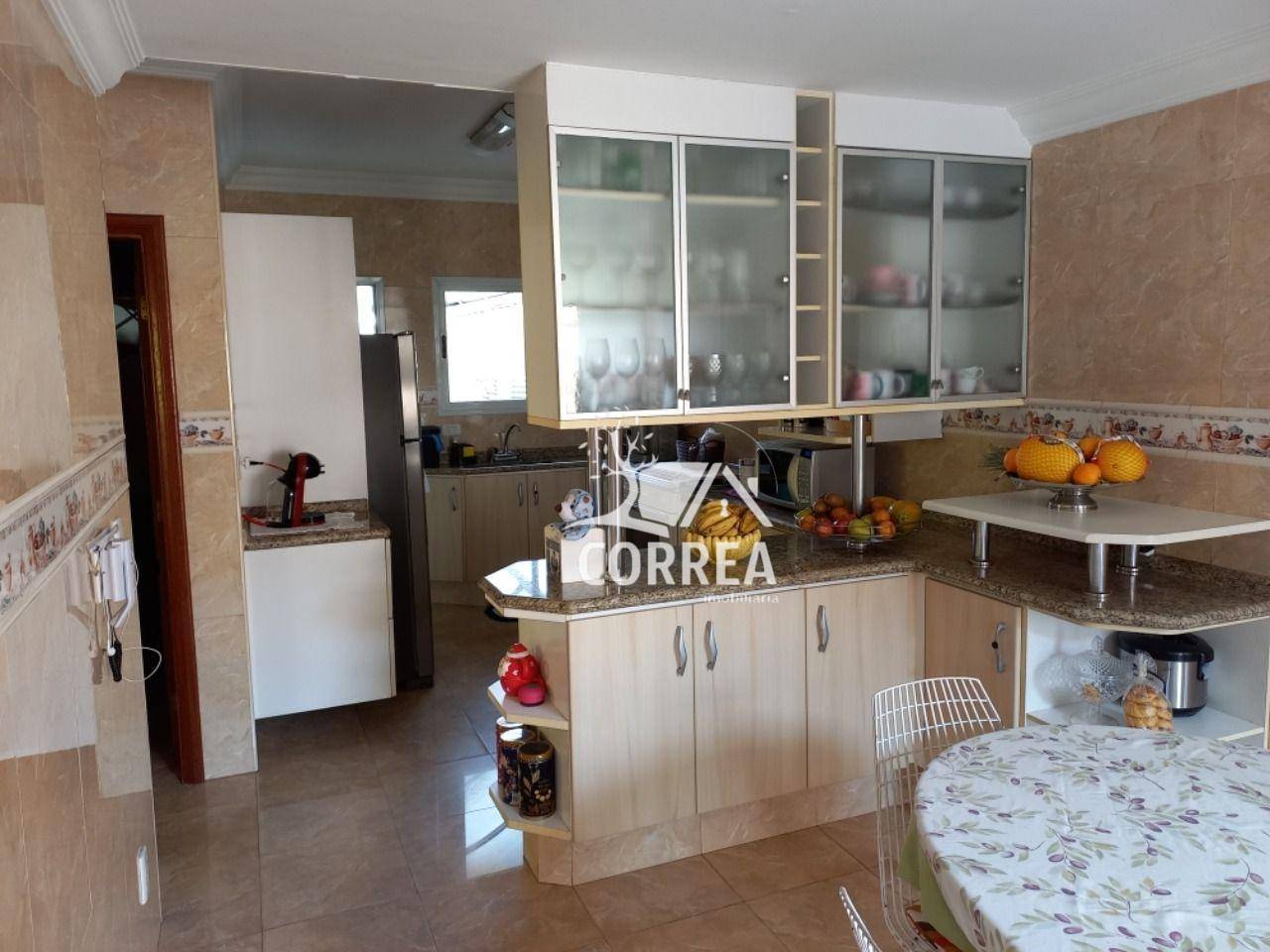 Casa à venda com 4 quartos, 330m² - Foto 16