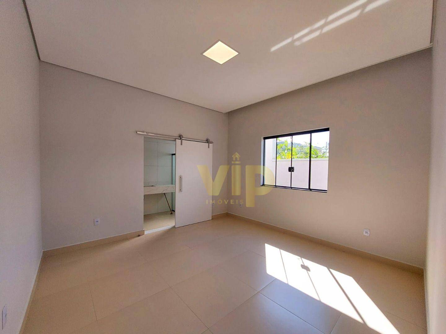 Casa à venda com 4 quartos, 252m² - Foto 4