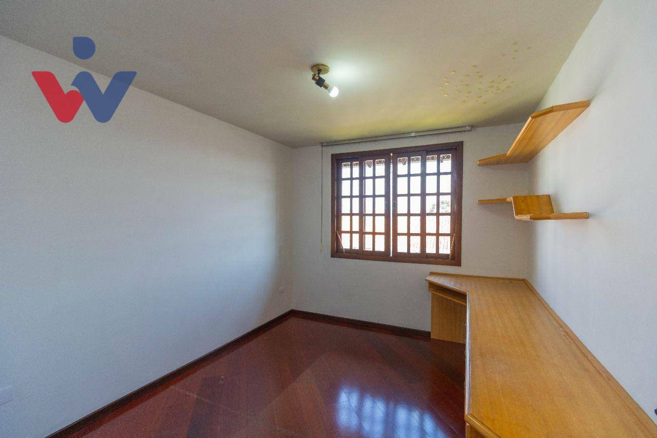 Casa para alugar com 4 quartos, 329m² - Foto 33