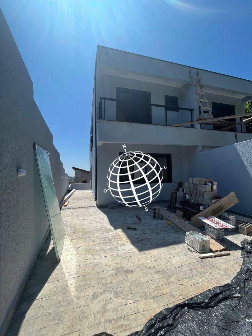 Casa à venda com 3 quartos, 110m² - Foto 1
